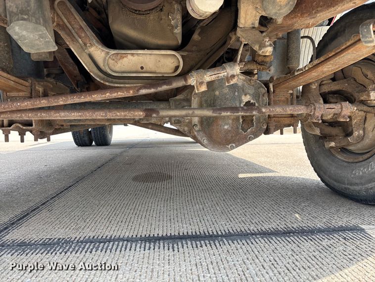 image for item FG0563 1993 Ford F350 flatbed pickup truck