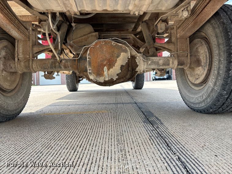 image for item FG0563 1993 Ford F350 flatbed pickup truck