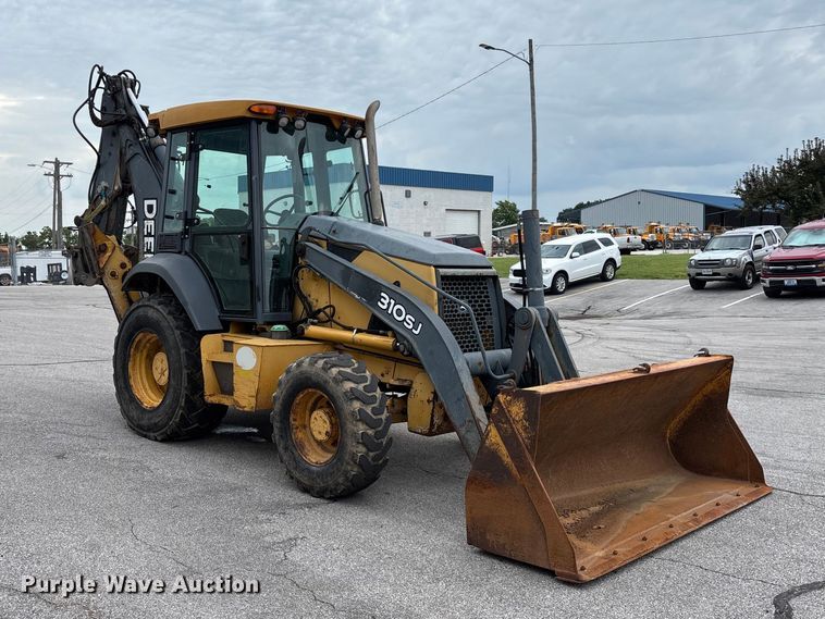 image for item FG0566 2007 John Deere 310SJ backhoe