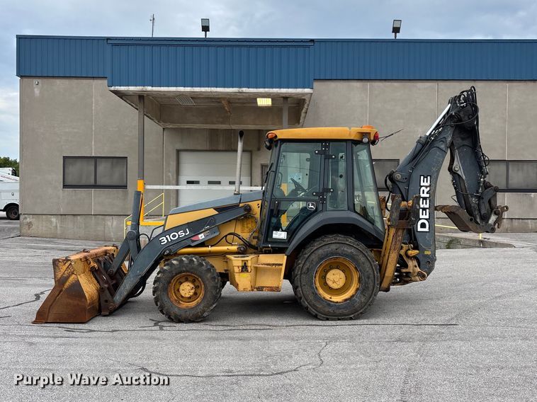 image for item FG0566 2007 John Deere 310SJ backhoe
