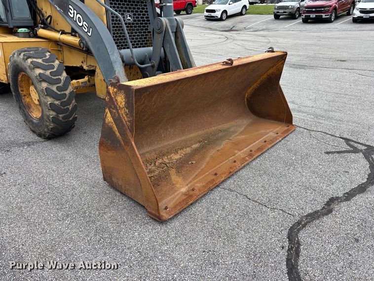 image for item FG0566 2007 John Deere 310SJ backhoe