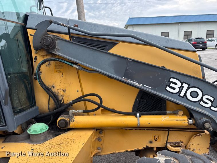 image for item FG0566 2007 John Deere 310SJ backhoe