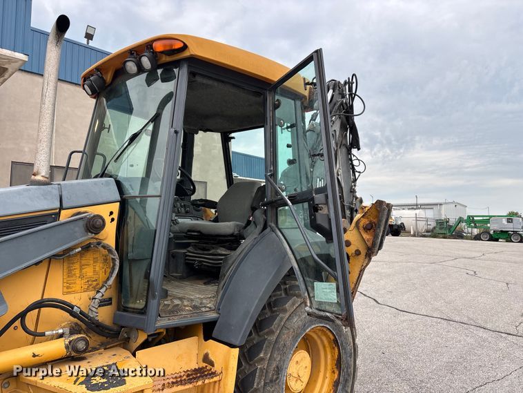 image for item FG0566 2007 John Deere 310SJ backhoe