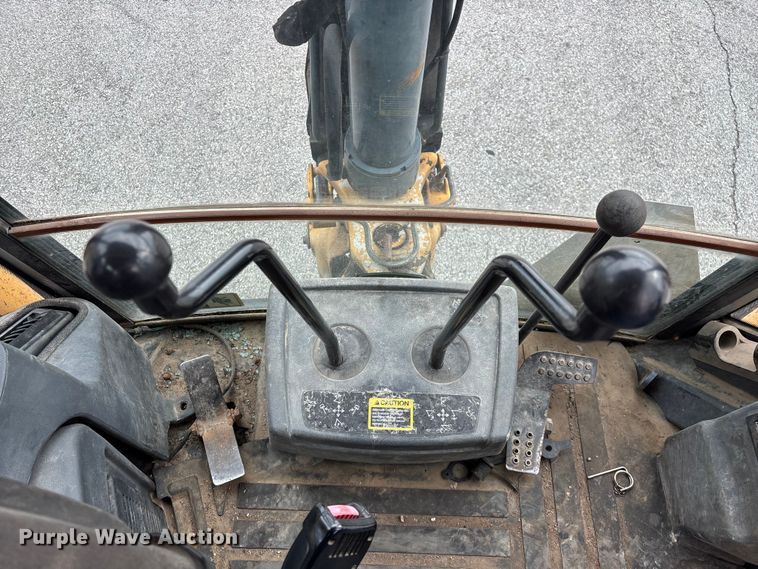 image for item FG0566 2007 John Deere 310SJ backhoe