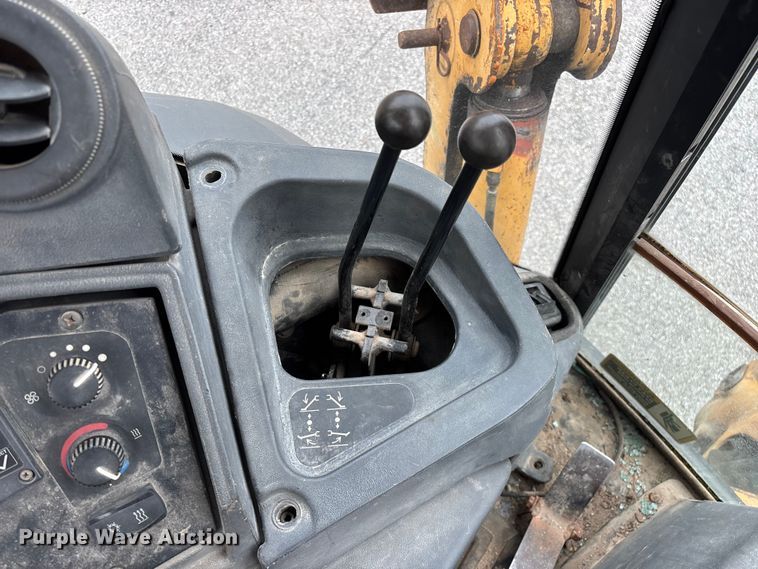 image for item FG0566 2007 John Deere 310SJ backhoe
