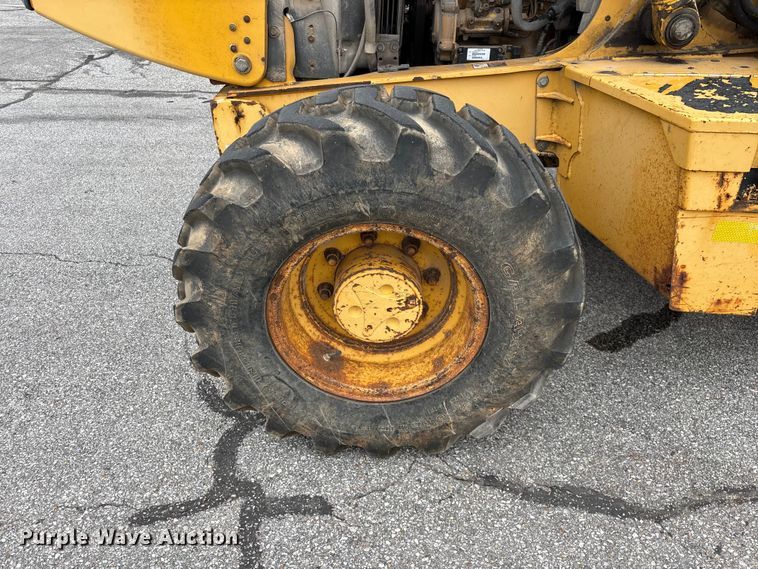 image for item FG0566 2007 John Deere 310SJ backhoe