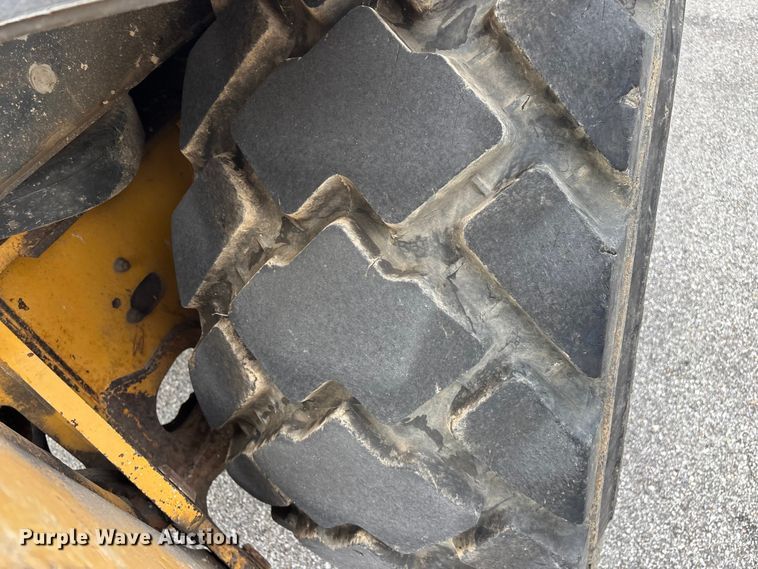 image for item FG0566 2007 John Deere 310SJ backhoe