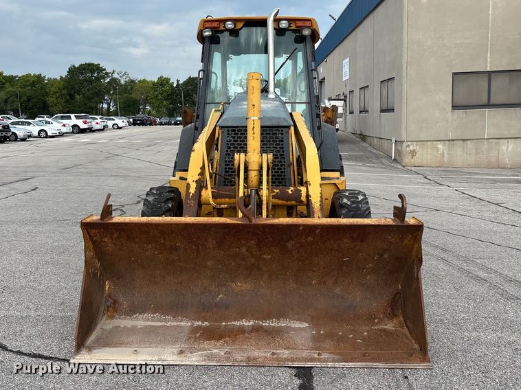 image for item FG0567 2003 John Deere 410G backhoe