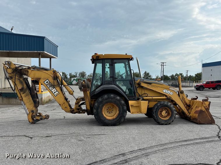 image for item FG0567 2003 John Deere 410G backhoe