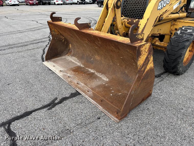 image for item FG0567 2003 John Deere 410G backhoe