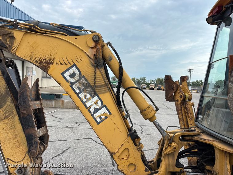 image for item FG0567 2003 John Deere 410G backhoe