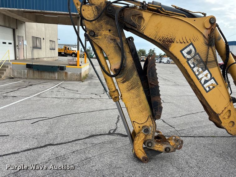 image for item FG0567 2003 John Deere 410G backhoe
