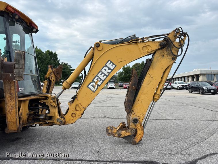 image for item FG0567 2003 John Deere 410G backhoe