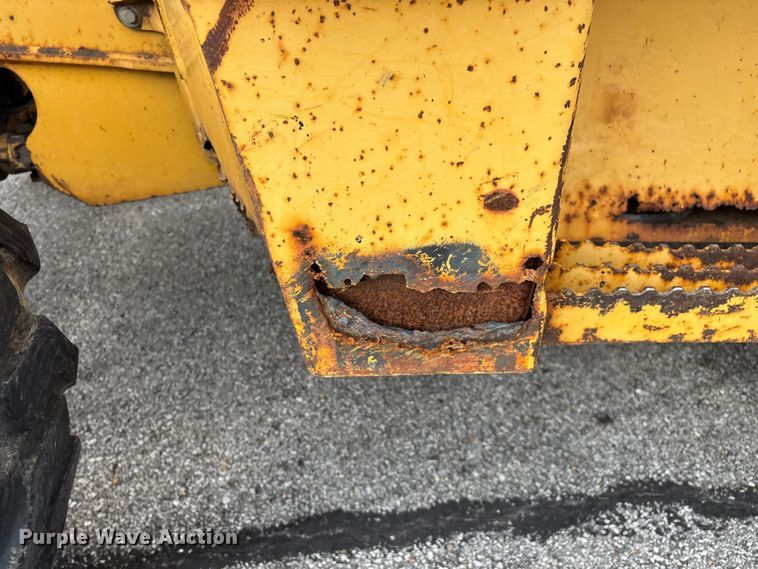 image for item FG0567 2003 John Deere 410G backhoe