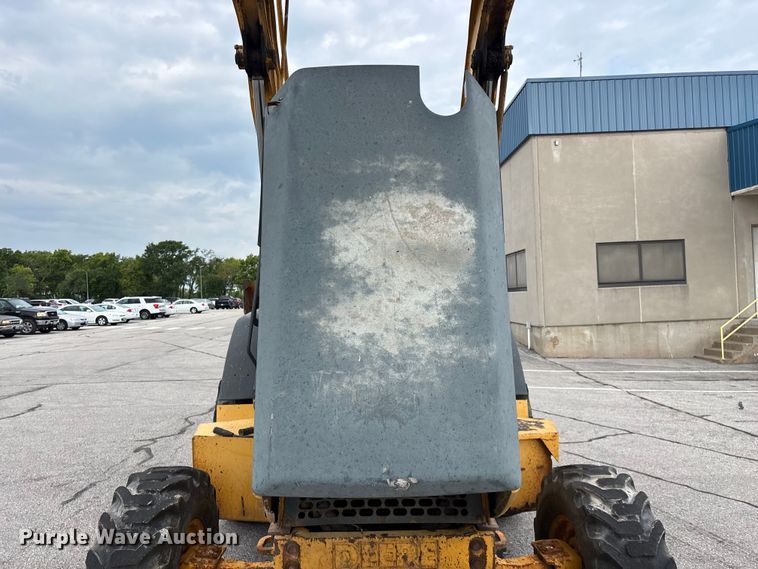 image for item FG0567 2003 John Deere 410G backhoe