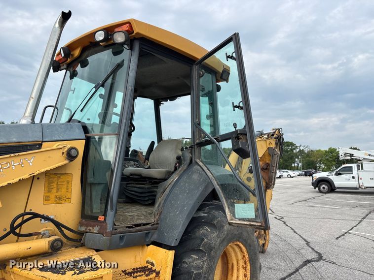 image for item FG0567 2003 John Deere 410G backhoe