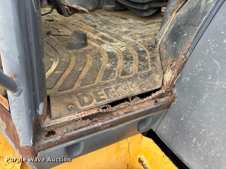 image for item FG0567 2003 John Deere 410G backhoe