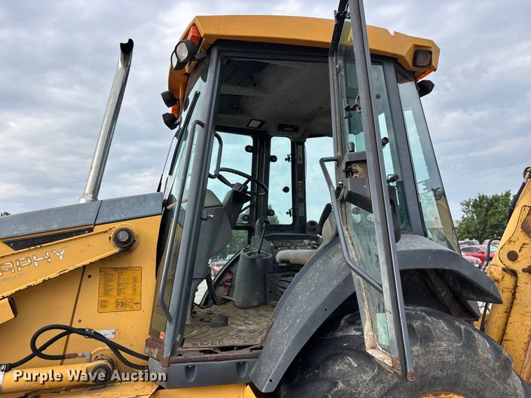 image for item FG0567 2003 John Deere 410G backhoe