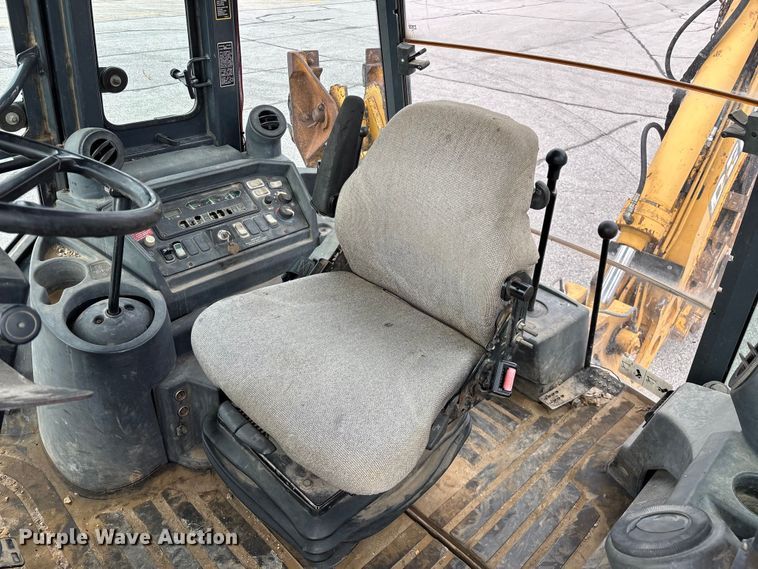 image for item FG0567 2003 John Deere 410G backhoe