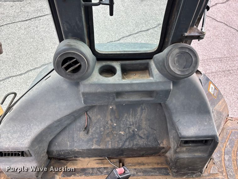 image for item FG0567 2003 John Deere 410G backhoe