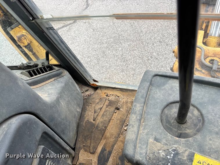 image for item FG0567 2003 John Deere 410G backhoe