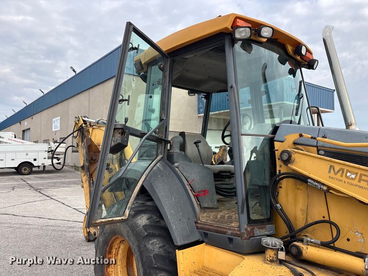 image for item FG0567 2003 John Deere 410G backhoe