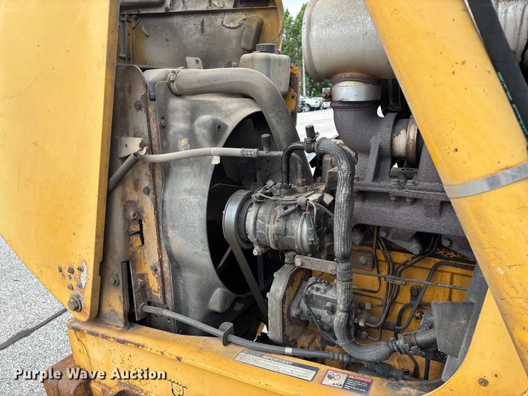 image for item FG0567 2003 John Deere 410G backhoe