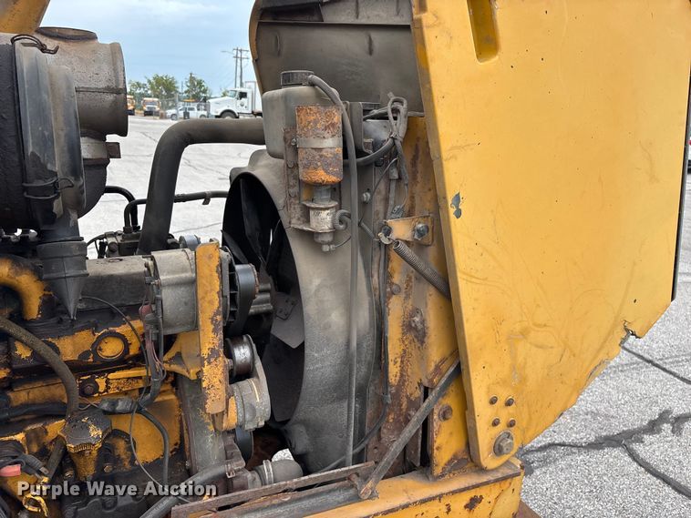 image for item FG0567 2003 John Deere 410G backhoe