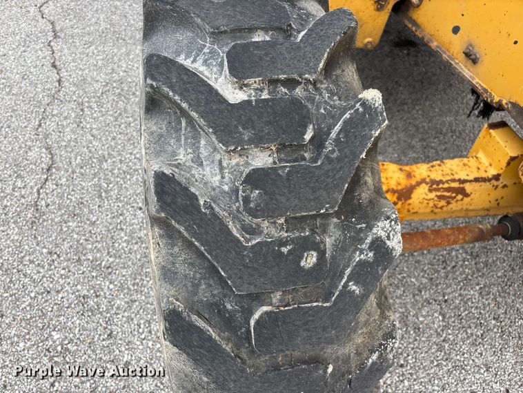 image for item FG0567 2003 John Deere 410G backhoe