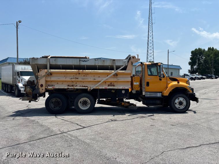 image for item FG0568 2010 International 7500 SFA dump truck