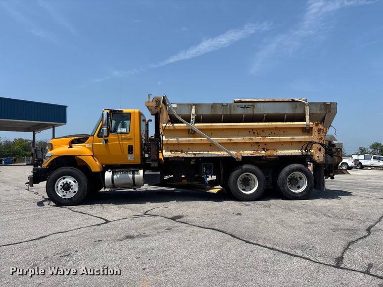 image for item FG0568 2010 International 7500 SFA dump truck