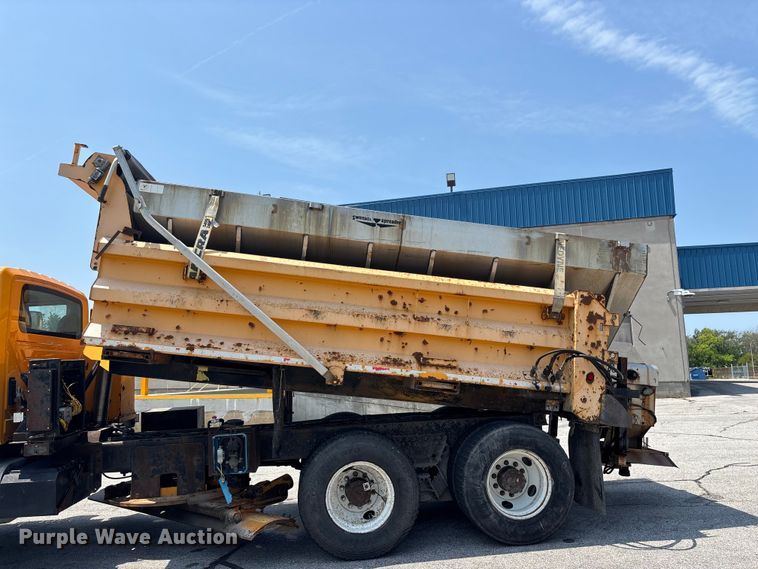 image for item FG0568 2010 International 7500 SFA dump truck