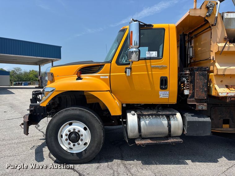 image for item FG0568 2010 International 7500 SFA dump truck