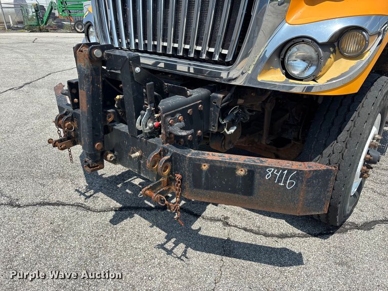 image for item FG0568 2010 International 7500 SFA dump truck