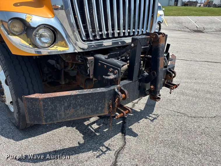 image for item FG0568 2010 International 7500 SFA dump truck