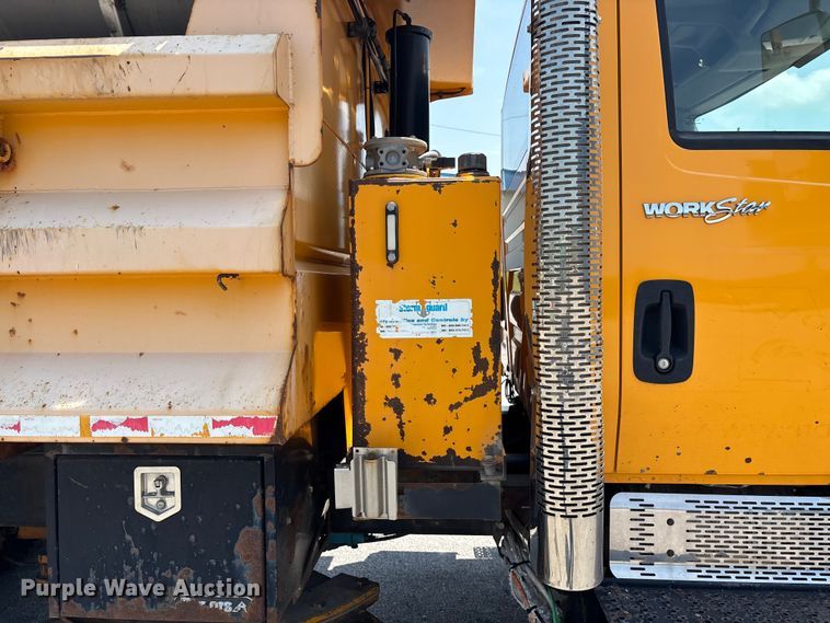image for item FG0568 2010 International 7500 SFA dump truck