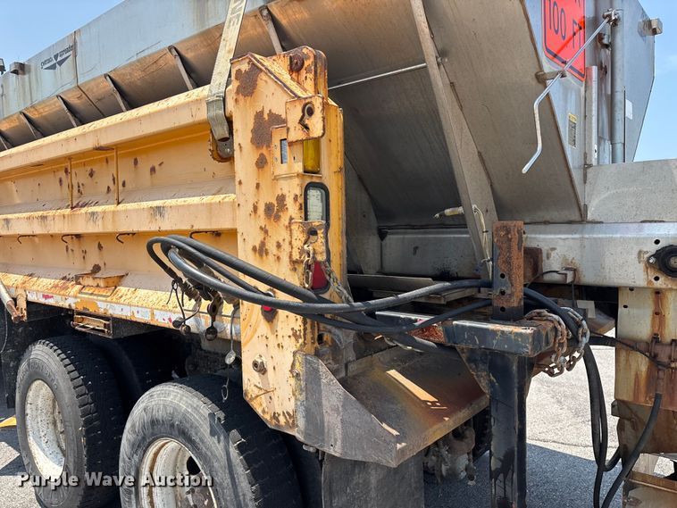 image for item FG0568 2010 International 7500 SFA dump truck
