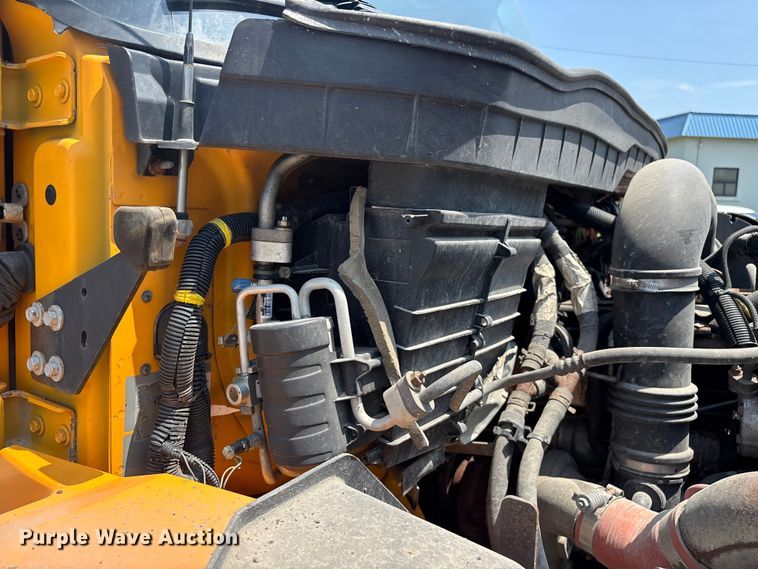 image for item FG0568 2010 International 7500 SFA dump truck