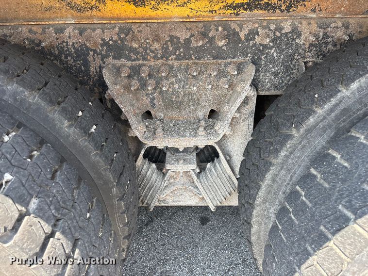 image for item FG0568 2010 International 7500 SFA dump truck
