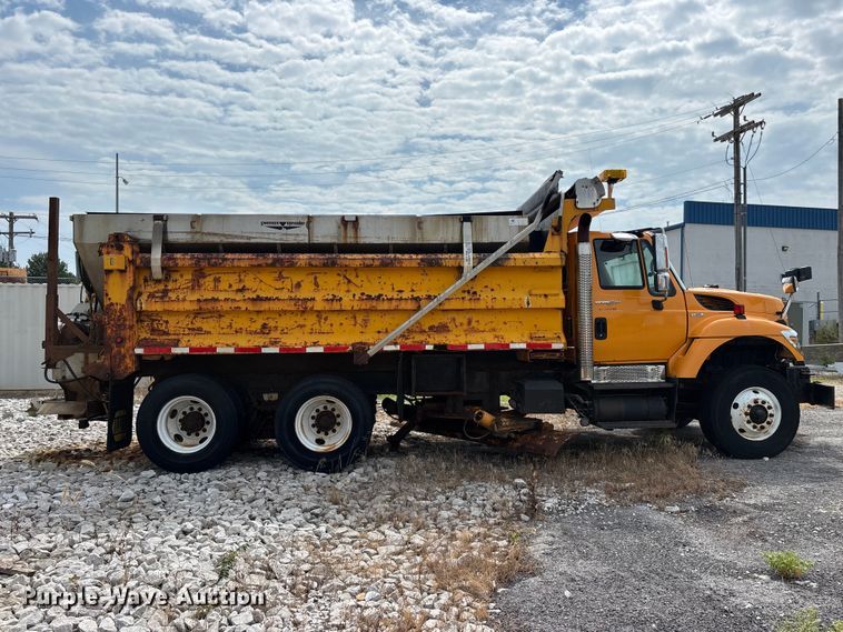 image for item FG0569 2008 International 7500 SFA dump truck