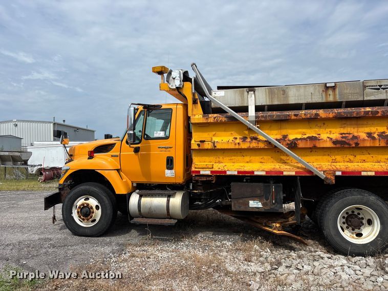 image for item FG0569 2008 International 7500 SFA dump truck
