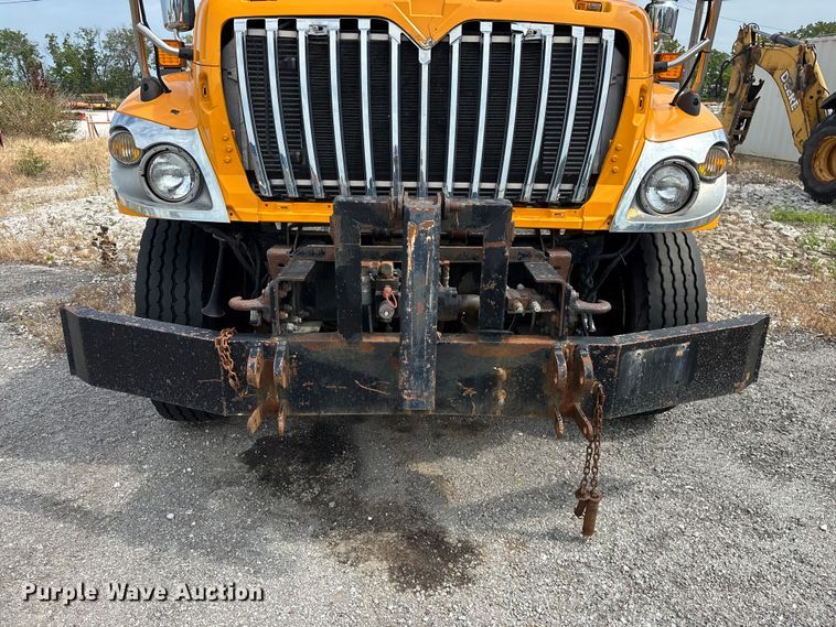 image for item FG0569 2008 International 7500 SFA dump truck
