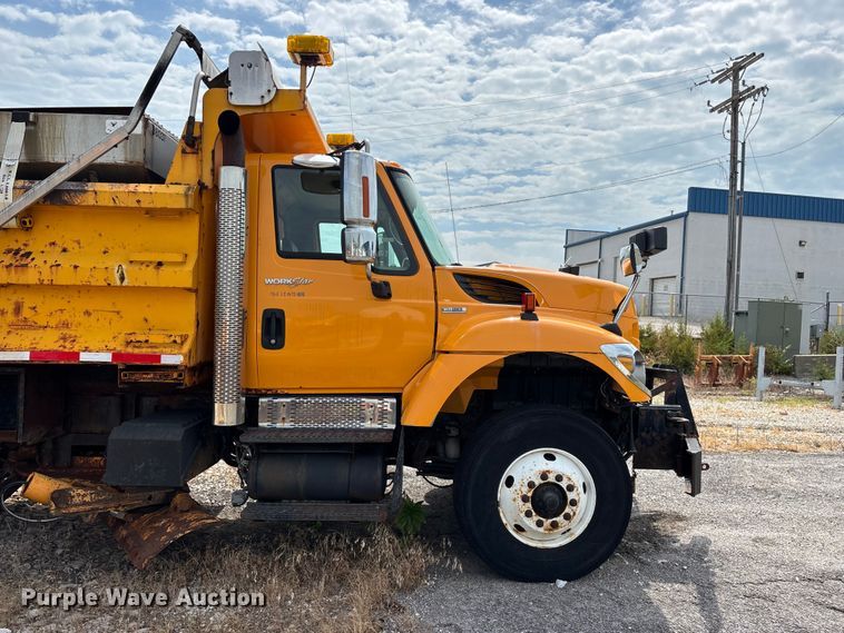 image for item FG0569 2008 International 7500 SFA dump truck