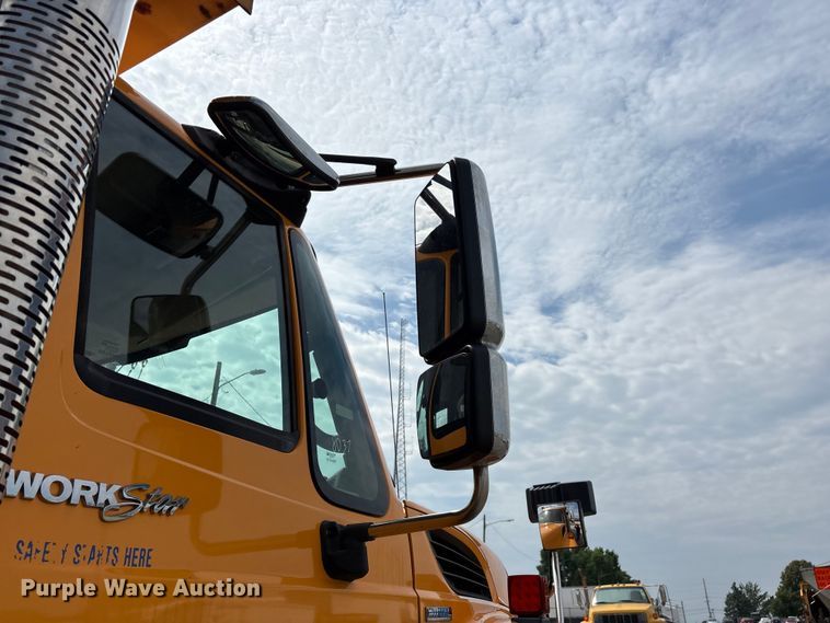 image for item FG0569 2008 International 7500 SFA dump truck
