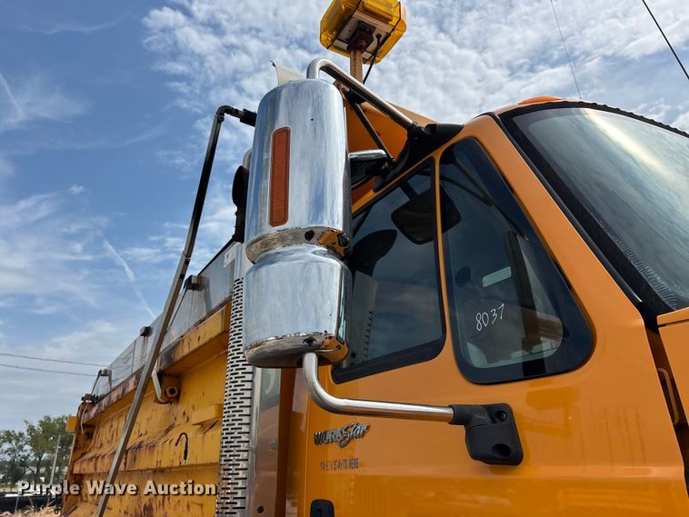 image for item FG0569 2008 International 7500 SFA dump truck