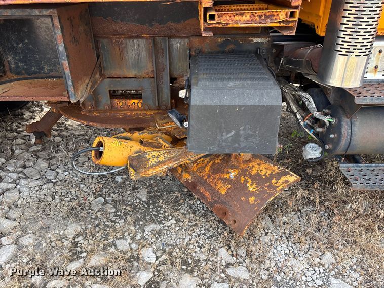 image for item FG0569 2008 International 7500 SFA dump truck