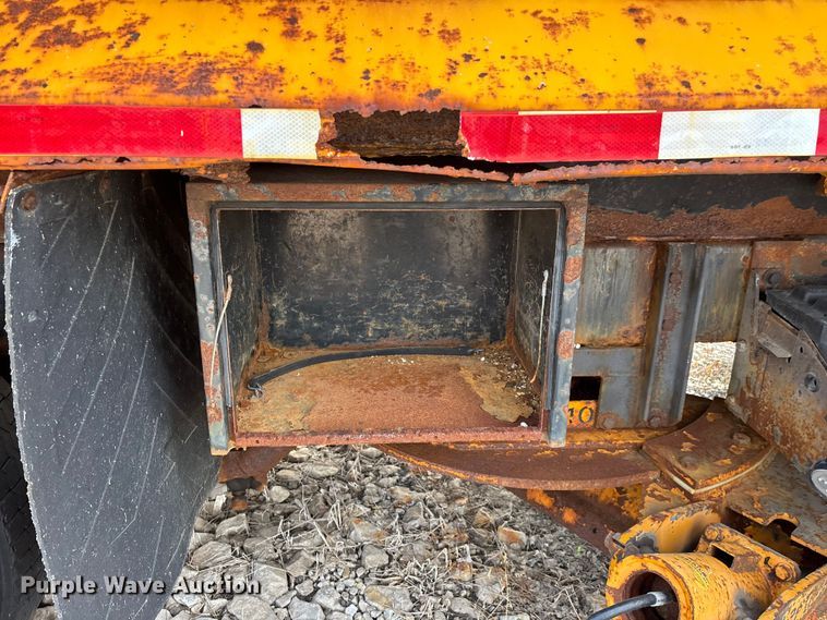 image for item FG0569 2008 International 7500 SFA dump truck