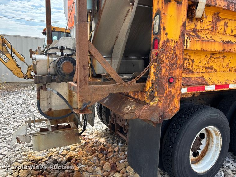 image for item FG0569 2008 International 7500 SFA dump truck