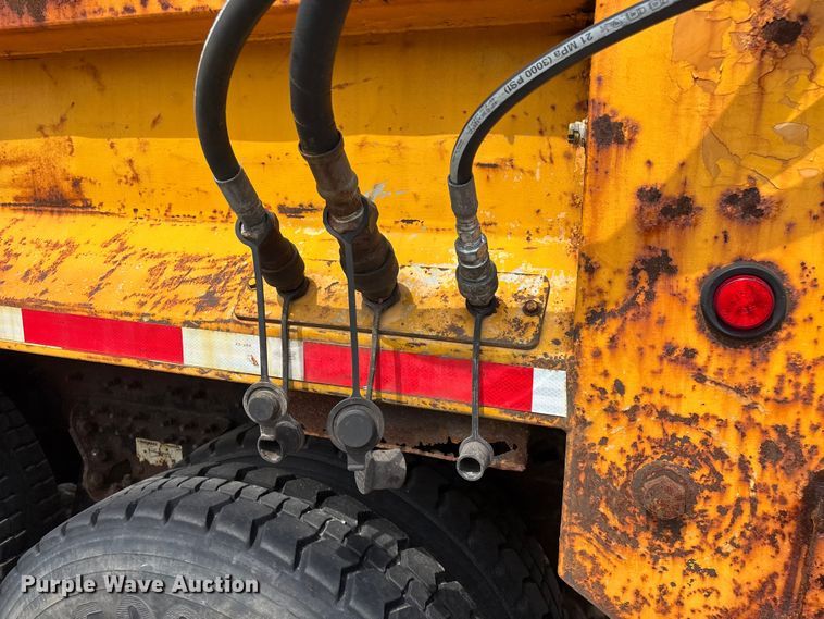 image for item FG0569 2008 International 7500 SFA dump truck