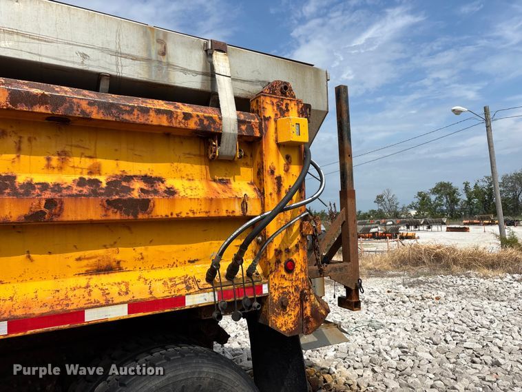 image for item FG0569 2008 International 7500 SFA dump truck